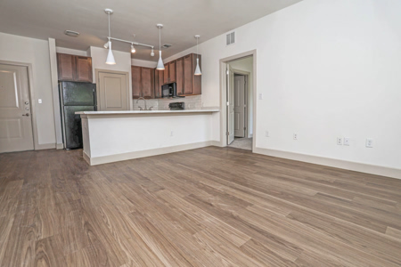 Avanti-Legacy-South-Bluff 24